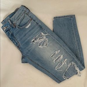 American Eagle Distressed Tomgirl Jeans